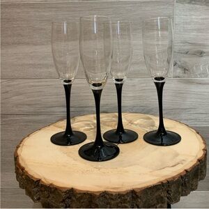 Set of 4 VINTAGE Black Stemmed Champagne
Glasses / Flutes